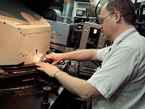 loading.jpg (37653 bytes)